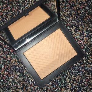 NARS sunwash diffusing bronzer in LAGUNA